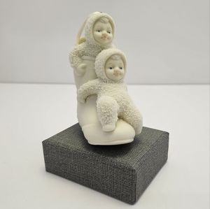 Dept 56‎ Snowbaby Shoe Ornament. No box (D7-40)